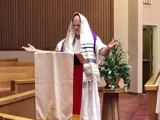 Maundy Thursday Ceremony, Rabbi at the Podium, Oakwood United Methodist Church, Lubbock Texas